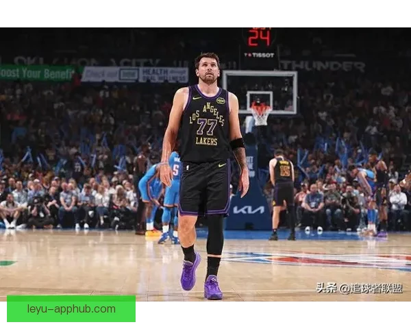 东契奇意外受伤湖人状态急转直下从巅峰跌入低谷